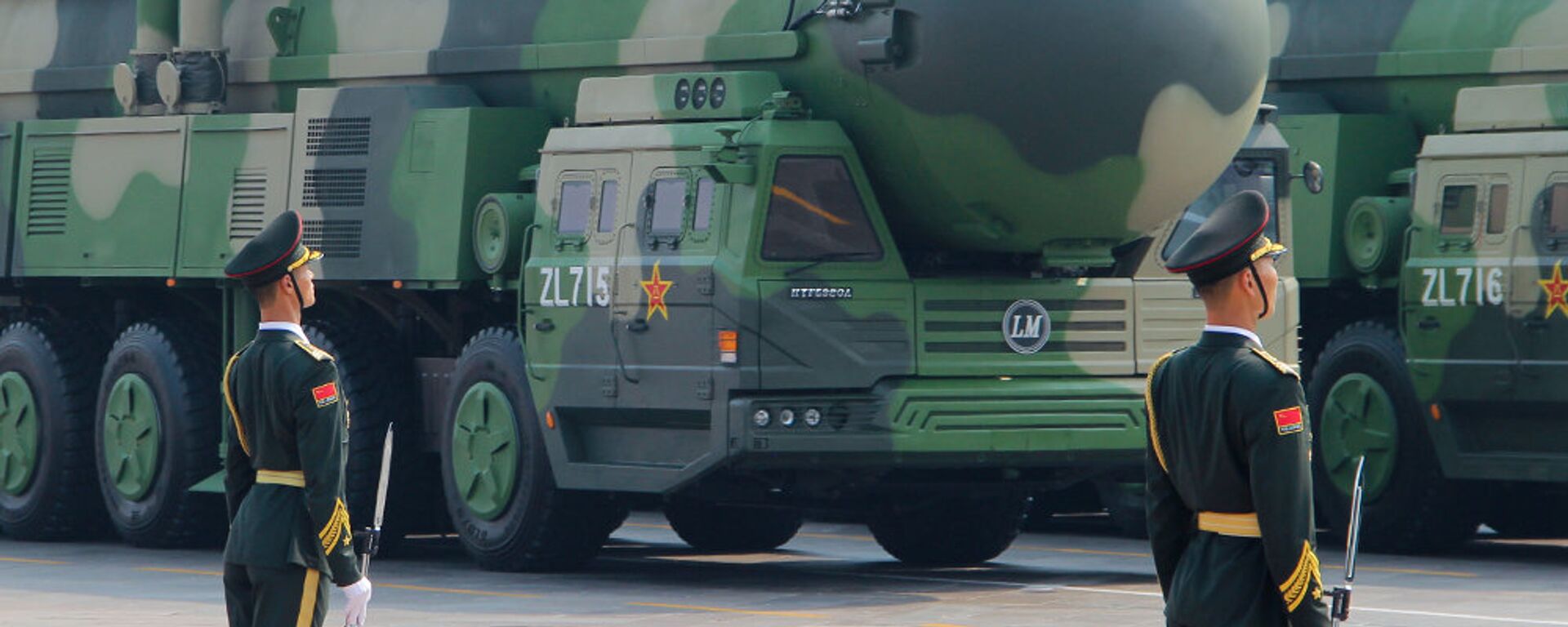 Межконтинентальная баллистическая ракета DF-41 (Дунфэн-41, Восточный ветер) на военном параде, приуроченном к 70-летию образования Китая, в Пекине - 俄罗斯卫星通讯社, 1920, 14.07.2021