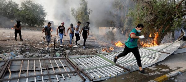 伊拉克总理宣布因抗议活动首都巴格达实施宵禁 - 俄罗斯卫星通讯社