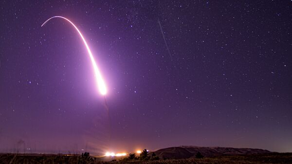 Испытания американской межконтинентальной баллистической ракеты Minuteman III на авиабазе Ванденберг, Калифорния - 俄羅斯衛星通訊社