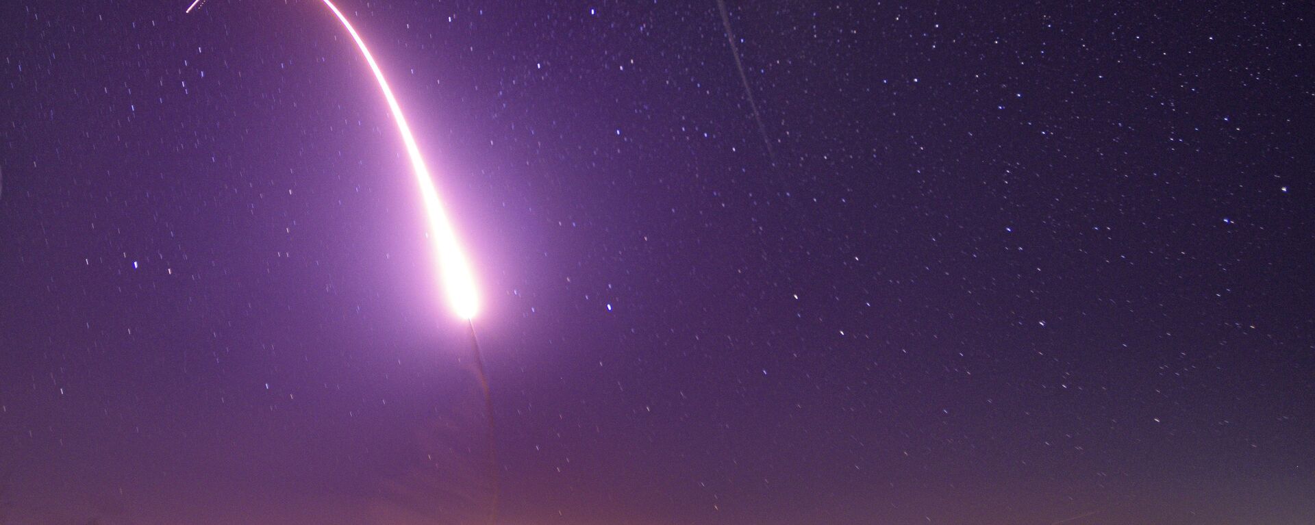Испытания американской межконтинентальной баллистической ракеты Minuteman III на авиабазе Ванденберг, Калифорния - 俄罗斯卫星通讯社, 1920, 05.08.2022