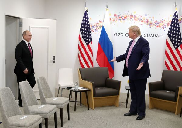 2019年6月28日，俄羅斯總統普京和美國總統特朗普（右）在大阪舉行的G20峰會期間會晤。 - 俄羅斯衛星通訊社