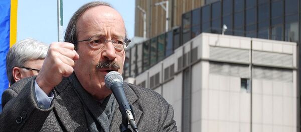 艾略特∙恩格尔 - 俄罗斯卫星通讯社