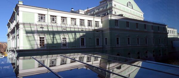 Вид на главное здание Государственного академического Мариинского театра из окна Второй сцены. - 俄羅斯衛星通訊社