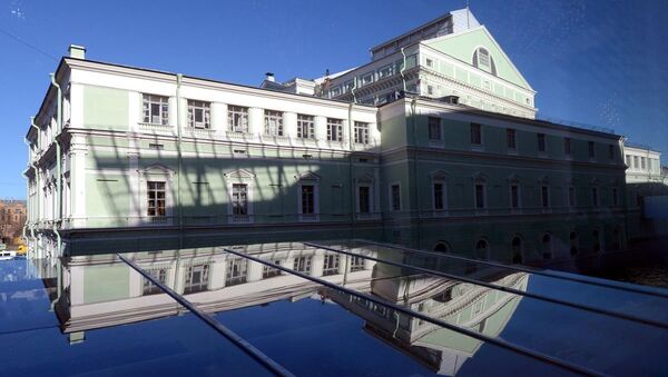 Вид на главное здание Государственного академического Мариинского театра из окна Второй сцены. - 俄罗斯卫星通讯社