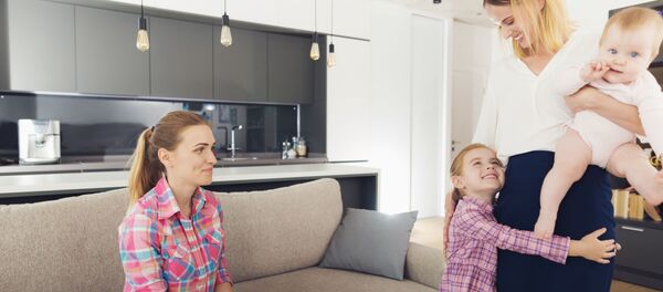 Няня в семье с детьми - 俄羅斯衛星通訊社