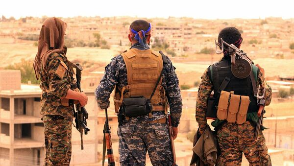 Бойцы SDF в Сирии - 俄罗斯卫星通讯社