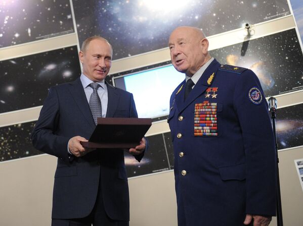“太空行走第一人”阿列克謝·列昂諾夫去世 - 俄羅斯衛星通訊社