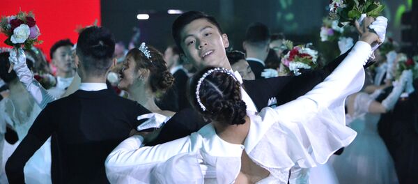 首届中俄国际舞会在北京举行 首届中俄国际舞会在北京举行 - 俄罗斯卫星通讯社