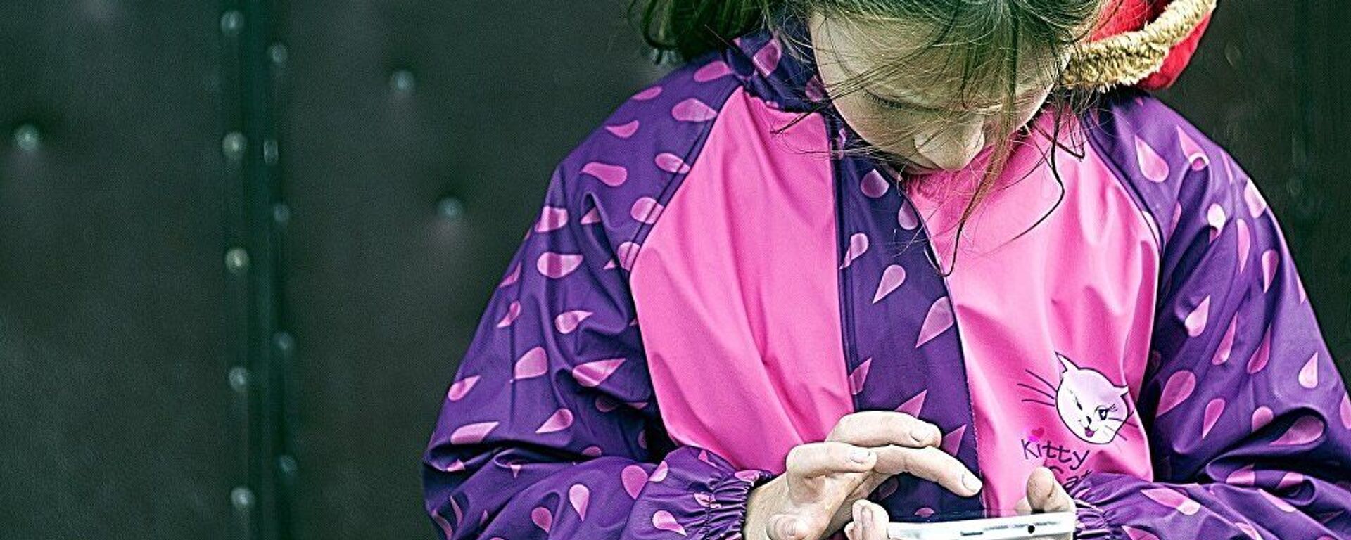 西班牙计划禁止16岁以下未成年人使用社交媒体 - 俄罗斯卫星通讯社, 1920, 04.02.2026