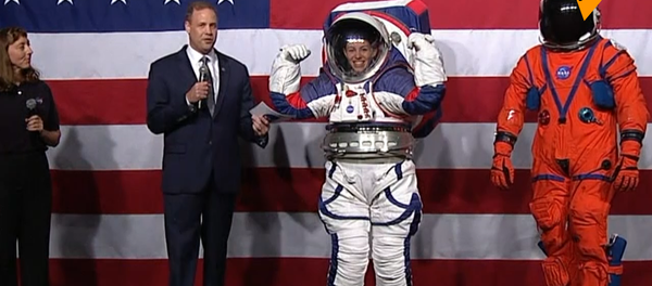 美航天局发布新一代登月宇航服 - 俄罗斯卫星通讯社
