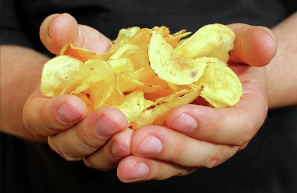 有害健康炸土豆片禁止出售在俄罗斯学校的食堂 - 俄罗斯卫星通讯社