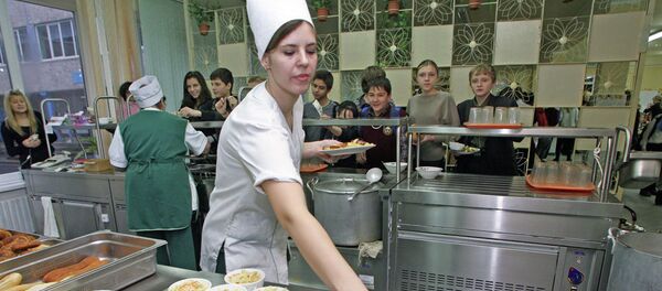 俄总理命令公共餐饮业和度假村暂停运营 - 俄罗斯卫星通讯社