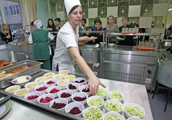 加里宁格勒州斯韦特洛戈尔斯克市第一学校的食堂 加里宁格勒州斯韦特洛戈尔斯克市第一学校的食堂 - 俄罗斯卫星通讯社