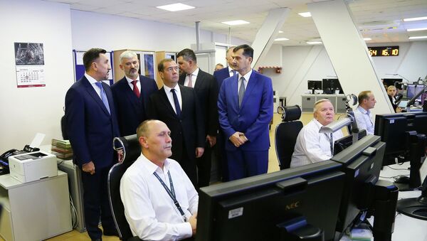Дмитрий Медведев в режиме телемоста открыл новый Укрупненный центр ЕС ОрВД в Новосибирске - 俄羅斯衛星通訊社