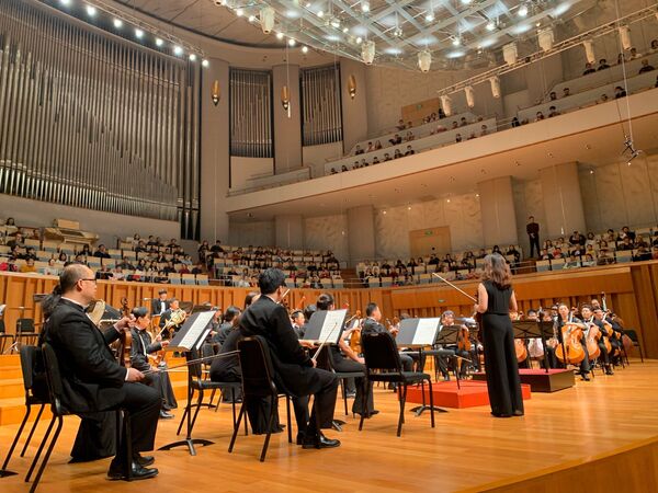 两场纪念中俄建交70周年的音乐会于同一晚在京举行 两场纪念中俄建交70周年的音乐会于同一晚在京举行 - 俄罗斯卫星通讯社