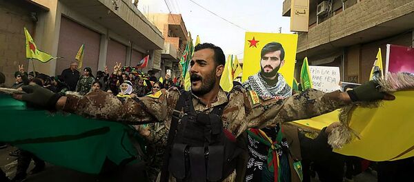 Курдские силы самообороны во время демонстрации в городе Амуд - 俄羅斯衛星通訊社