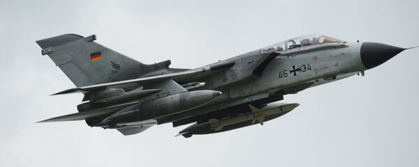 Picture taken on June 22, 2010 shows a Tornado fighter bomber of the German armed forces Bundeswehr during an exercise near Messstetten, southern Germany. - 俄羅斯衛星通訊社