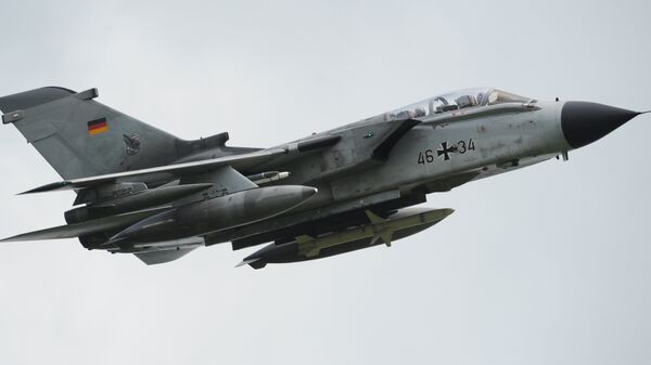 Picture taken on June 22, 2010 shows a Tornado fighter bomber of the German armed forces Bundeswehr during an exercise near Messstetten, southern Germany. - 俄罗斯卫星通讯社