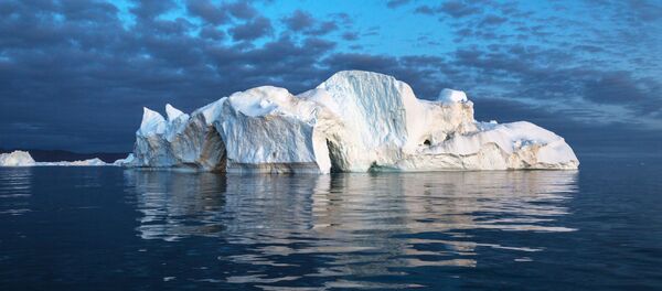 Айсберг в акватории острова Гренландия - 俄羅斯衛星通訊社