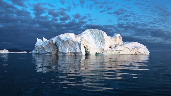 Айсберг в акватории острова Гренландия - 俄羅斯衛星通訊社