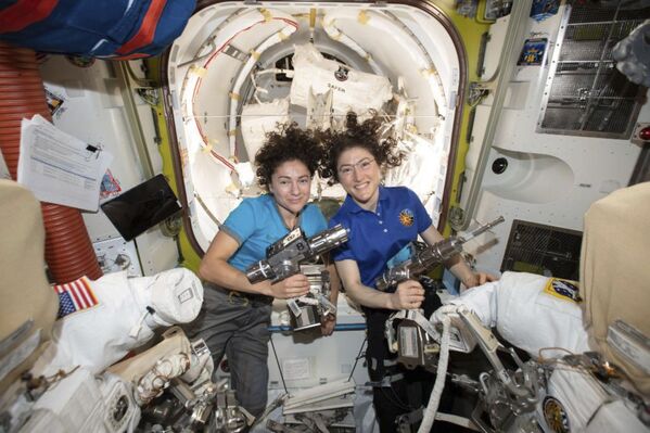 国际空间站首次全女性太空行走 - 俄罗斯卫星通讯社