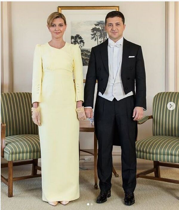 乌克兰第一夫人着浅黄色参加日本天皇即位仪式被指不敬 - 俄罗斯卫星通讯社