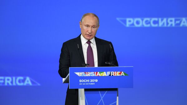 Владимир Путин на саммите Россия-Африка в Сочи - 俄羅斯衛星通訊社