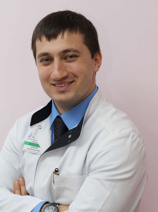 口鼻喉科外科医生阿兰·奥斯马诺夫 - 俄罗斯卫星通讯社