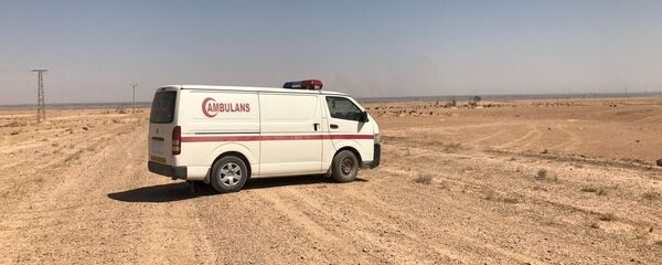 Автомобиль скорой помощи в районе Дейр-эз-Зора - 俄罗斯卫星通讯社