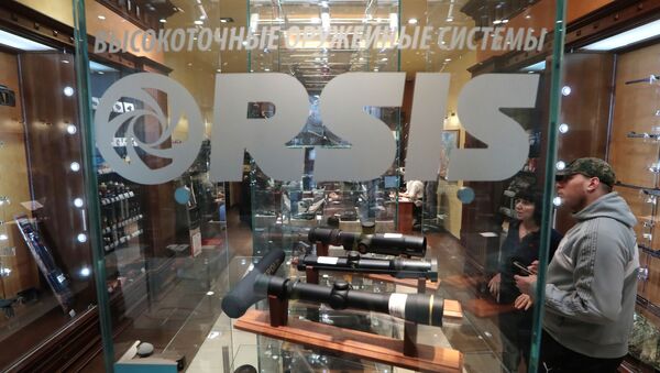 Продажа оружия в одном из магазинов ORSIS - 俄罗斯卫星通讯社