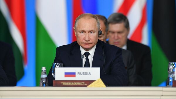 24 октября 2019. Президент РФ Владимир Путин на первом пленарном заседании саммита Россия - Африка - 俄羅斯衛星通訊社