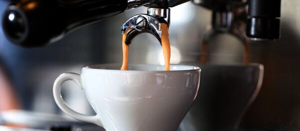 Чашка кофе в кофейне - 俄罗斯卫星通讯社