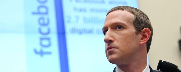 Марк Цукерберг на заседании Комитета по финансовым услугам Палаты представителей США  - 俄罗斯卫星通讯社