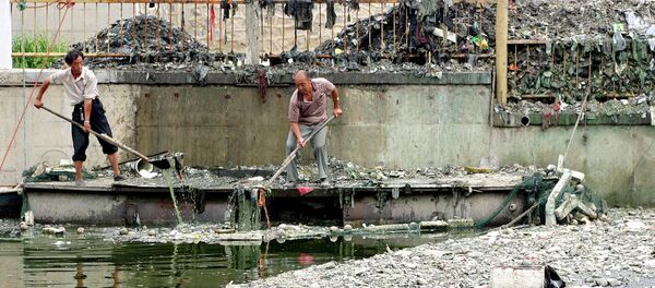 Загрязнение реки в Китае - 俄羅斯衛星通訊社