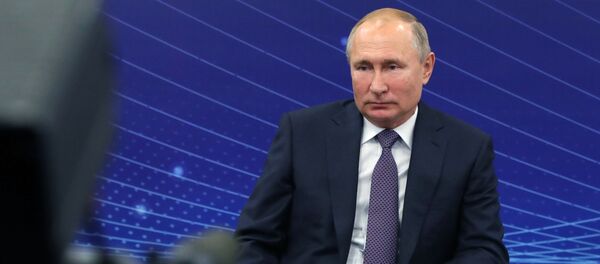 31 октября 2019. Президент РФ Владимир Путин во время встречи с представителями общественности Калининградской области.  - 俄罗斯卫星通讯社