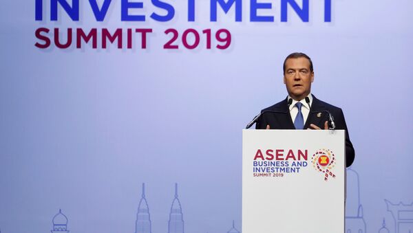 Председатель правительства РФ Дмитрий Медведев выступает на деловом инвестиционном саммите АСЕАН-2019 в Бангкоке - 俄羅斯衛星通訊社