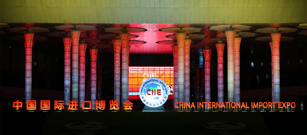 全球首款量产氢燃料重卡亮相第三届进博会 - 俄罗斯卫星通讯社