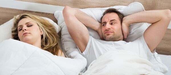 Храпящая женщина  - 俄羅斯衛星通訊社