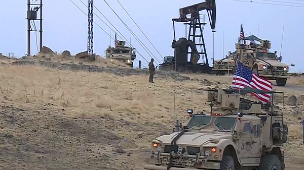 Американский патруль у нефтяных месторождений в Сирии - 俄羅斯衛星通訊社