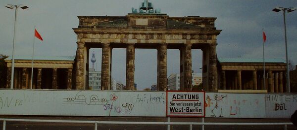 Берлинская стена и Бранденбургские ворота - 俄羅斯衛星通訊社