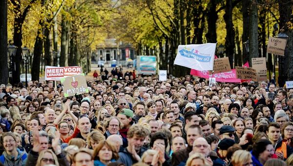 Тысячи школ в Нидерландах не работают из-за учительской забастовки - 俄罗斯卫星通讯社