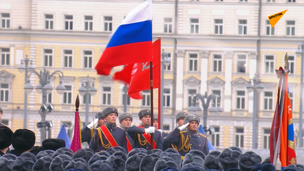 Парад на Красной площади 7 ноября (видео)  - 俄罗斯卫星通讯社
