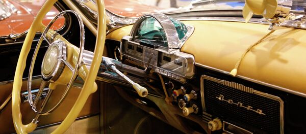 Открытие выставки «ХIII Олдтаймер-Галерея Ильи Сорокина» - 俄羅斯衛星通訊社