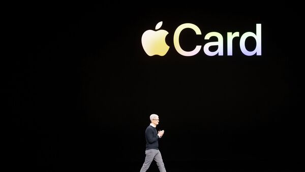 Apple CEO Tim Cook introduces Apple Card  - 俄罗斯卫星通讯社
