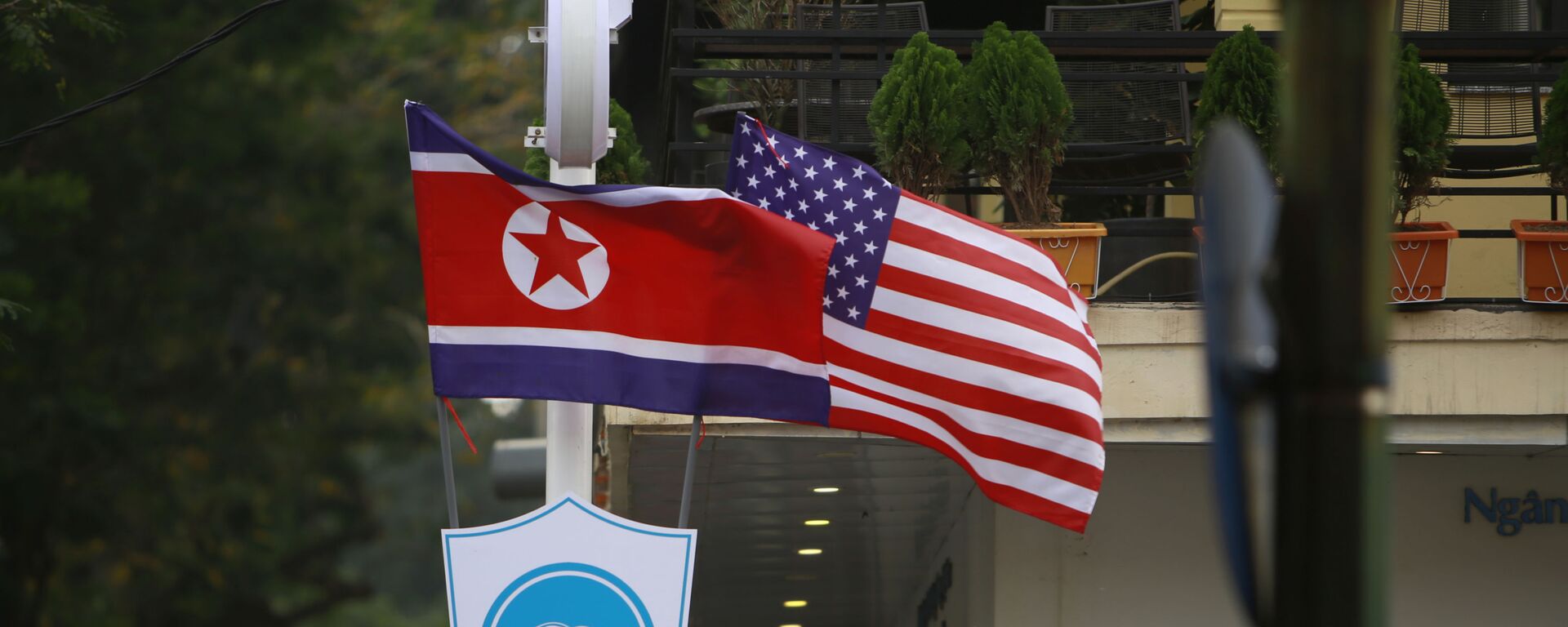Флаги Северной Кореи и США  - 俄羅斯衛星通訊社, 1920, 28.09.2021