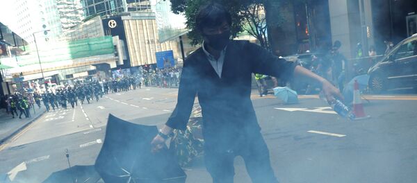 华媒：香港一学校附近发现两枚疑似土制炸弹 路段已解封 - 俄罗斯卫星通讯社