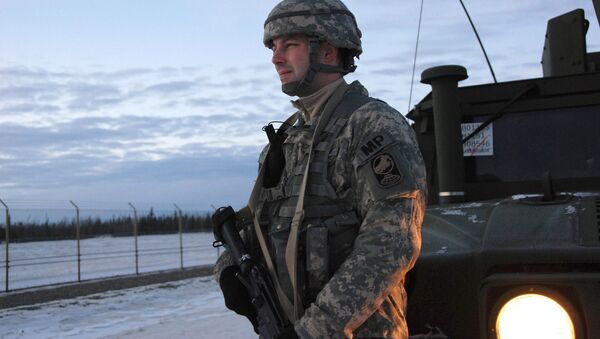 Военнослужащий армии США на военной базе Fort Greely на Аляске - 俄罗斯卫星通讯社