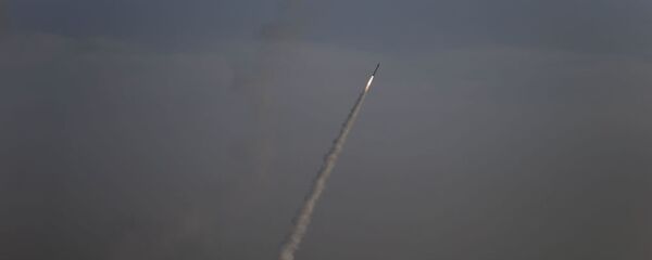 Запуск израильской системы ПВО Железный купол для перехвата ракеты из сектора Газа, недалеко от границы Израиля и Газы - 俄罗斯卫星通讯社