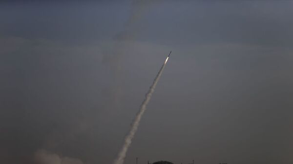 Запуск израильской системы ПВО Железный купол для перехвата ракеты из сектора Газа, недалеко от границы Израиля и Газы - 俄罗斯卫星通讯社