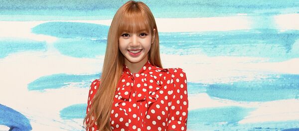 Солистка южнокорейской группы Blackpink Лалиса Манобан (Lisa Blackpink) Солистка южнокорейской группы Blackpink Лалиса Манобан (Lisa Blackpink) - 俄罗斯卫星通讯社